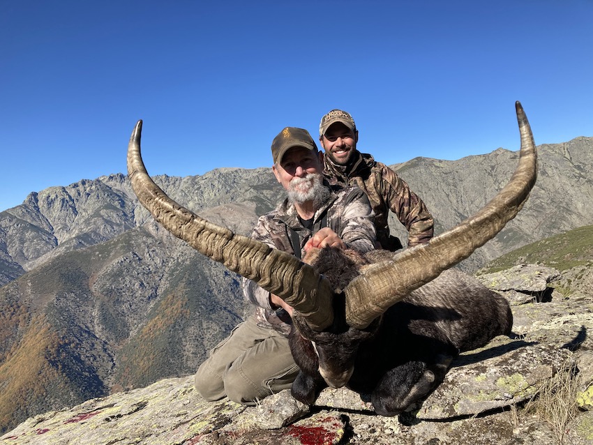 Gredos ibex trophy with Ken Konopka hunting in Spain